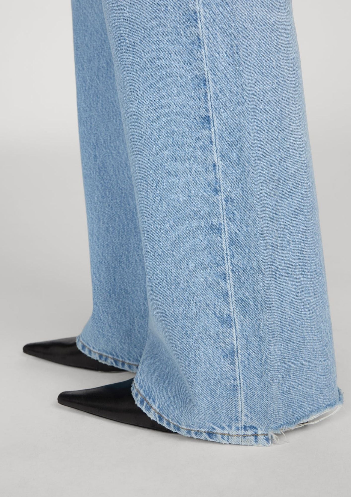 FRAME The Gray Jean - Dodger Offset Hem