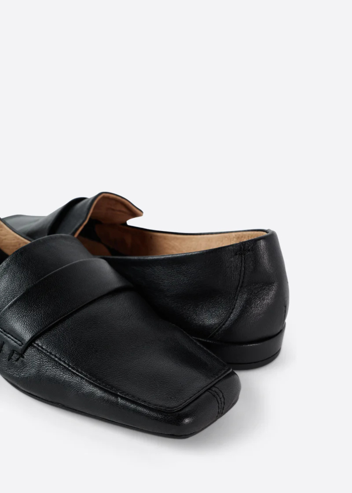 INTENTIONALLY BLANK Pinky Loafer - Black