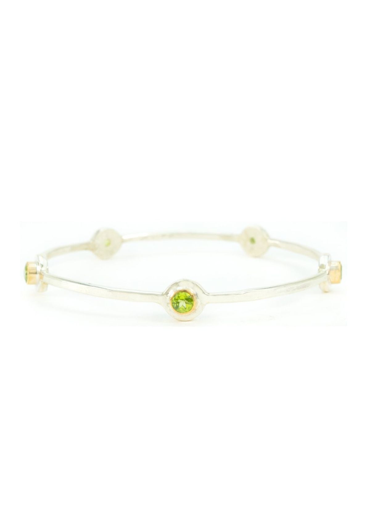 MARGARET ELLIS Five Stone Bangle Bracelet - Peridot