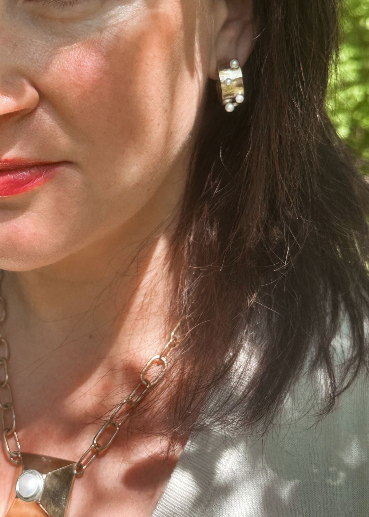 MARGARET ELLIS Pearl Joan Hoop Earring - Bronze