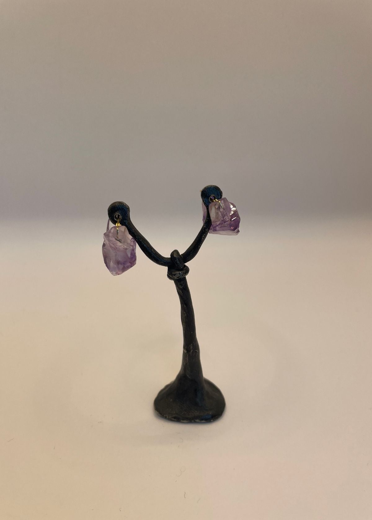 MONAKA Rock Slit Pierced Earring - Amethyst