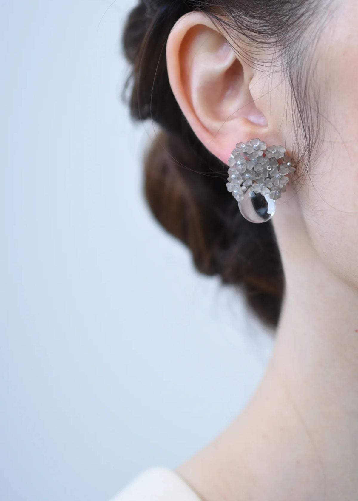 MONSHIRO Ajisai Drop Clip Earring - Grey