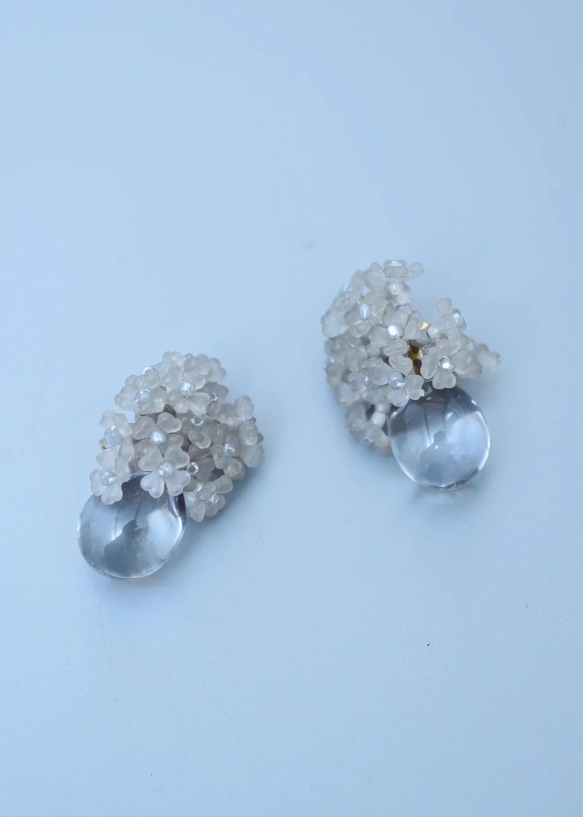 MONSHIRO Ajisai Drop Clip Earring - Grey