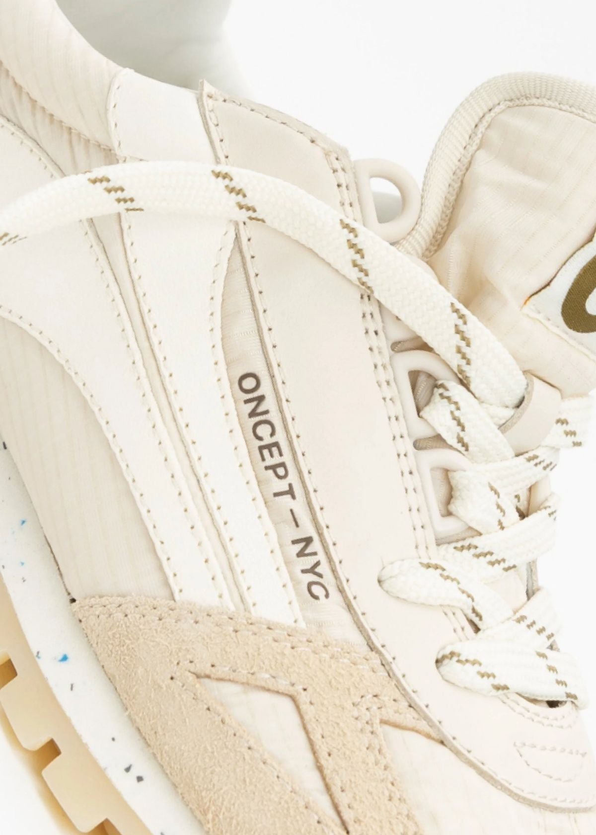 ONCEPT Toronto Sneaker - Off White