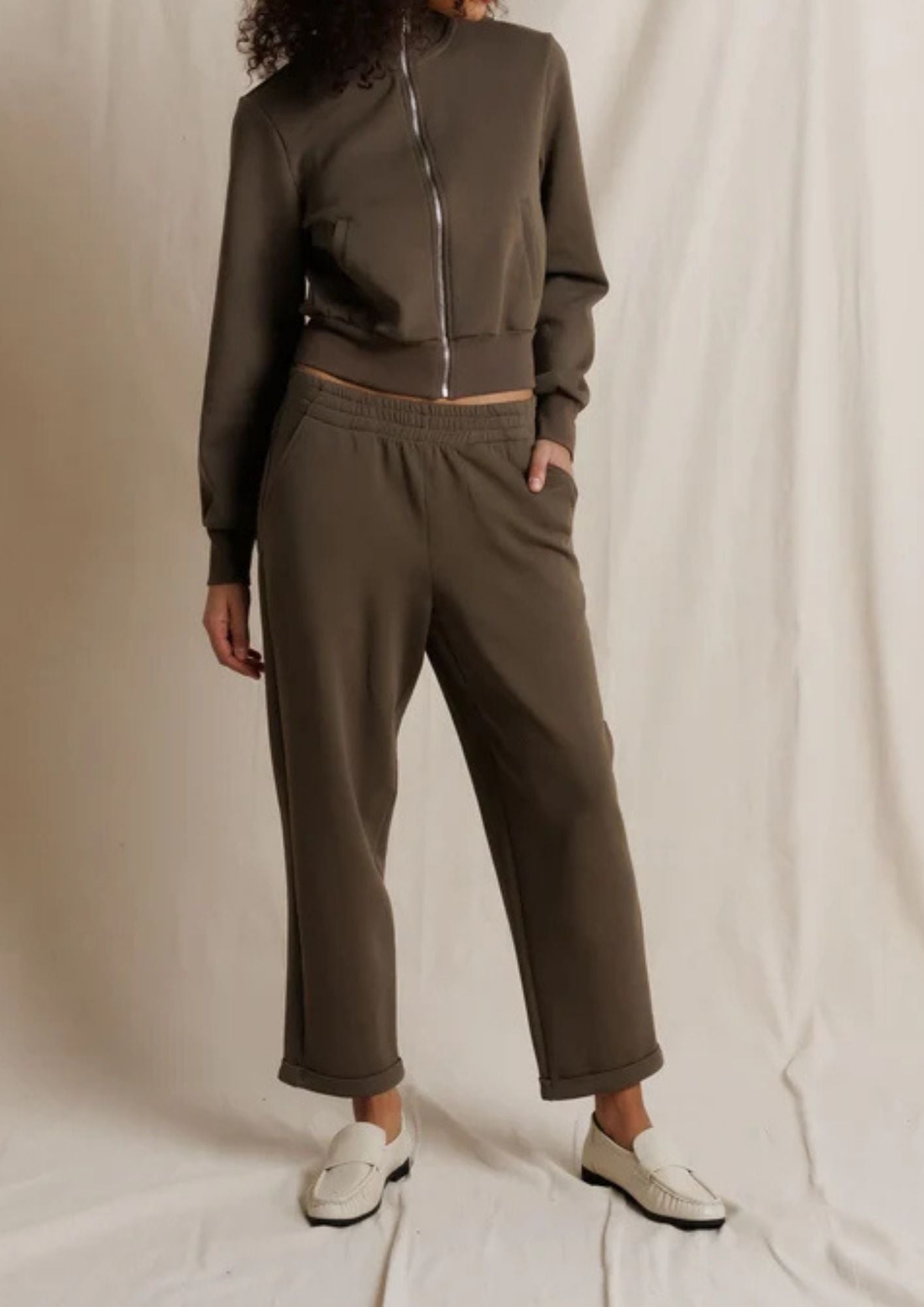 PERFECT WHITE TEE Sutton Jogger - Dark Olive
