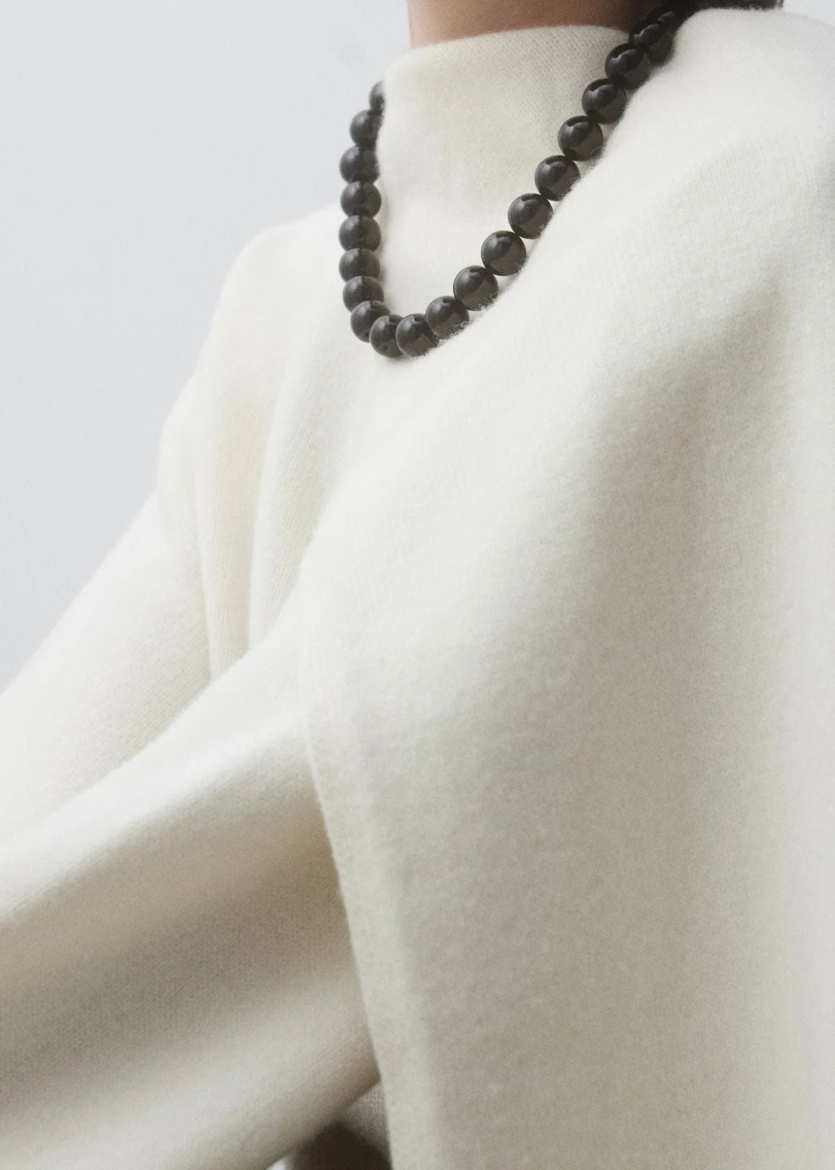 STELLAR WHISPERS Grace Black Onyx Necklace - 50 cm