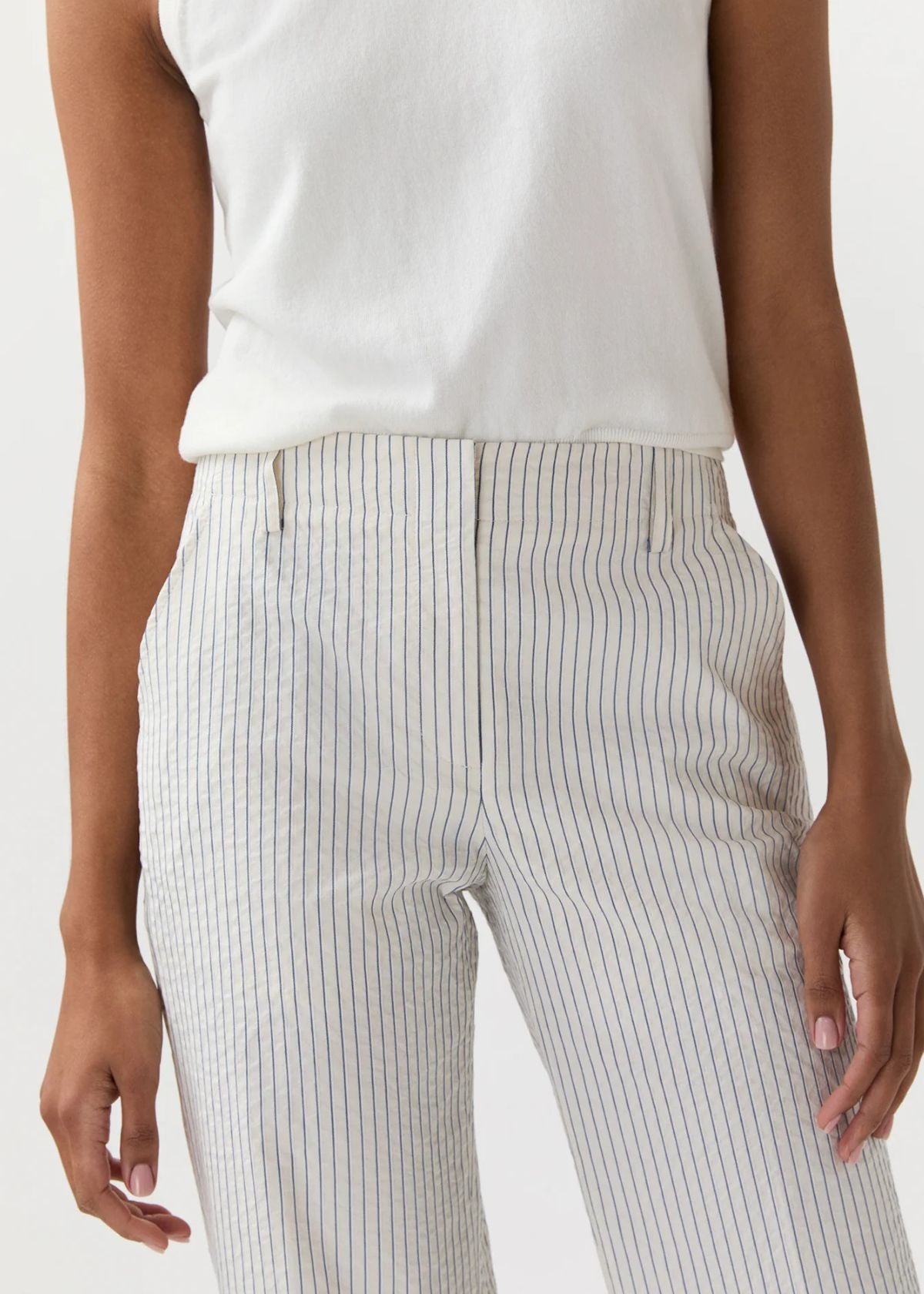 Ann Mashburn Frankie Cropped Pant - Ivory/Blue Crinkled Stripe