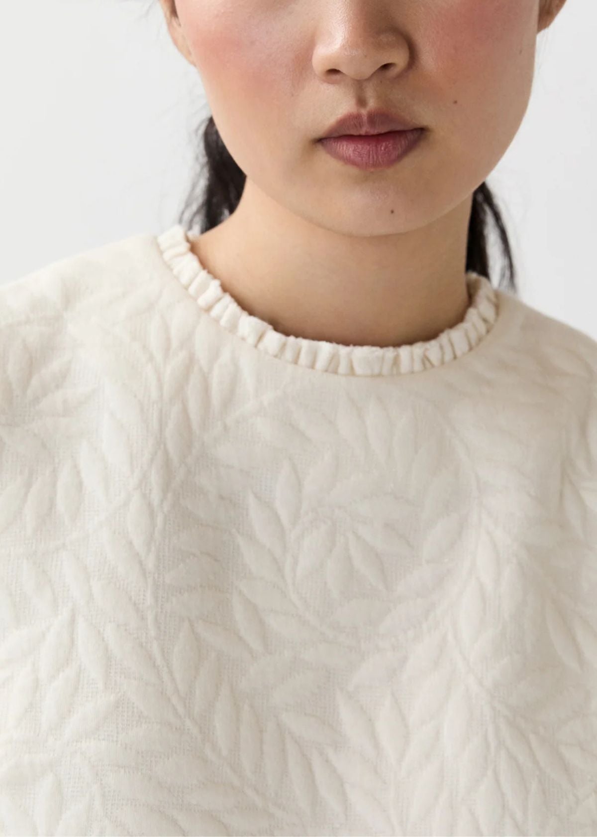 ANN MASHBURN Gia Frill Shell Top - Natural Leaves Knit Jacquard