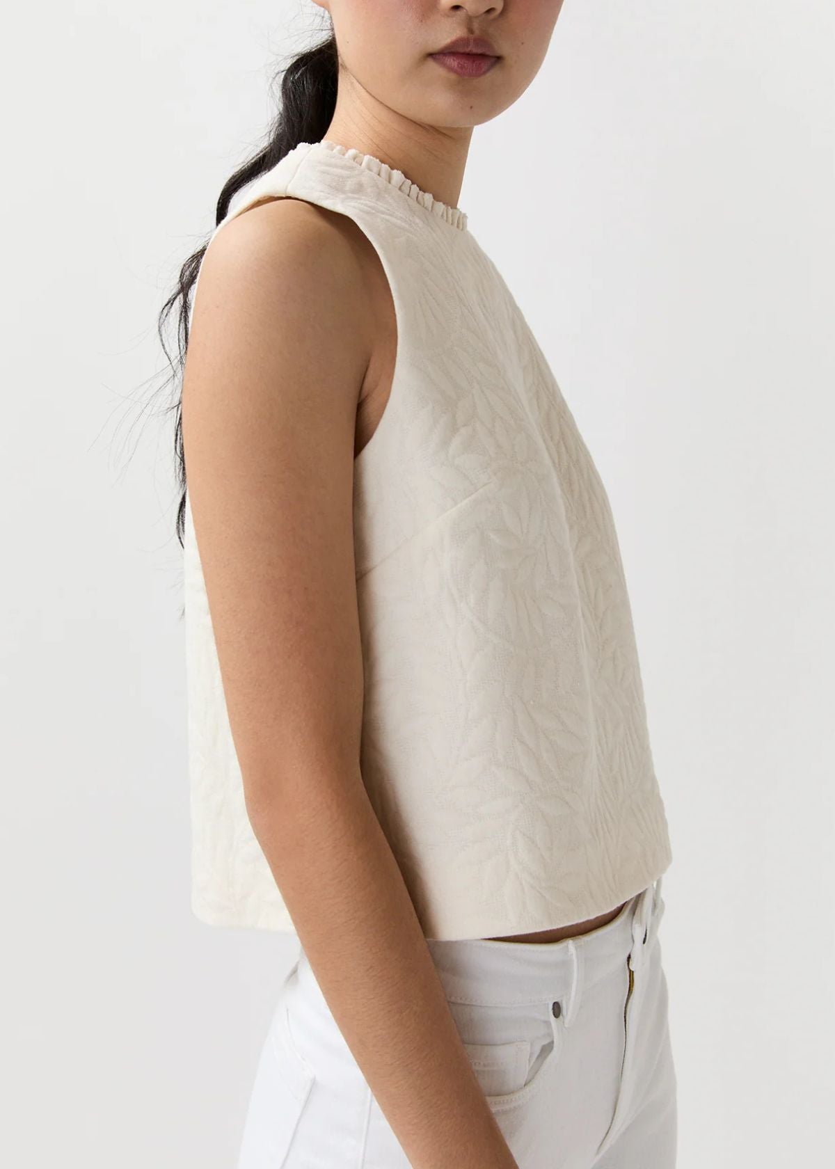 ANN MASHBURN Gia Frill Shell Top - Natural Leaves Knit Jacquard