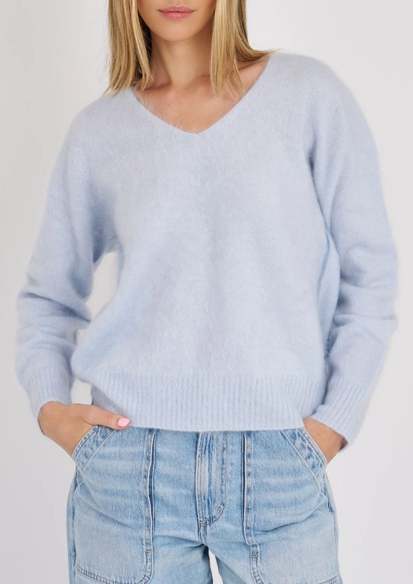 ARCHER CASHMERE Luna Brushed Cashmere Vee - Icy Blue