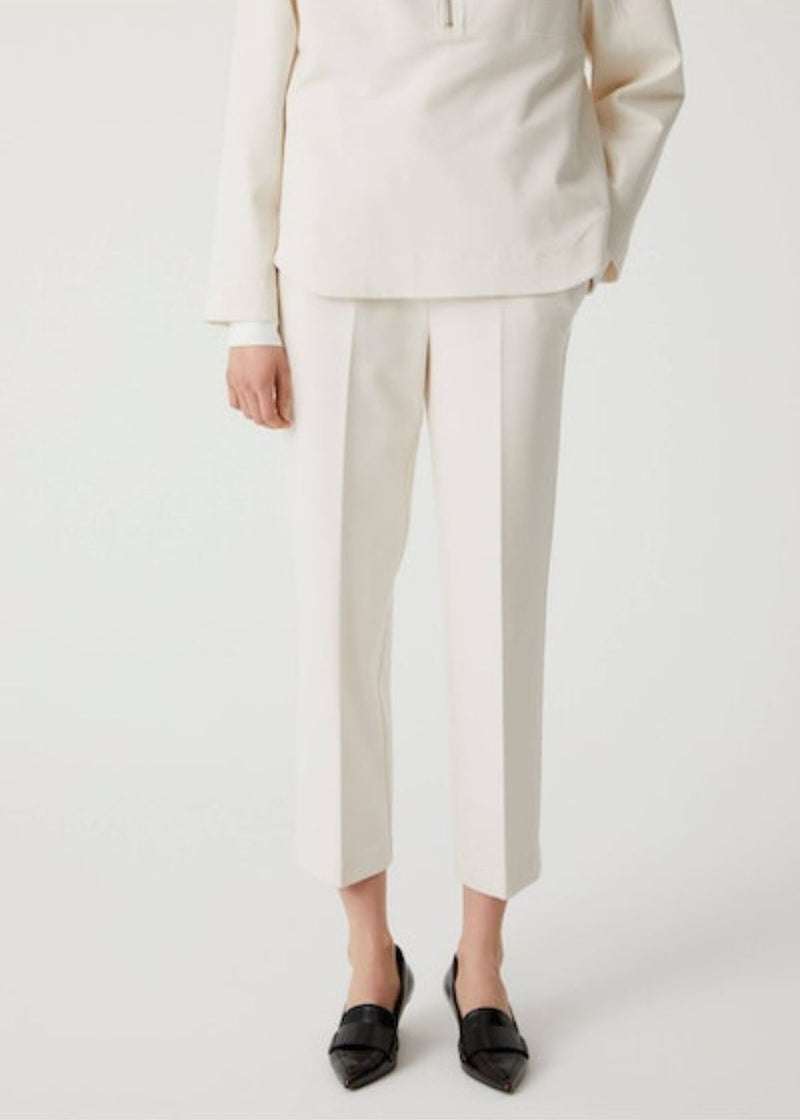 BEATRICE B. Off White Cropped Pant
