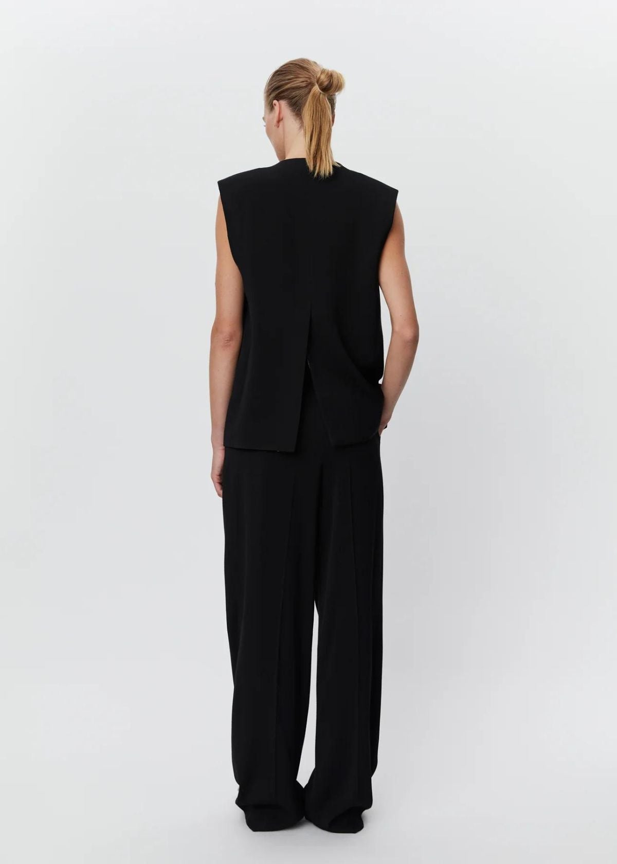 DAY Enid Viscose Twill Vest- Black