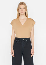 FRAME Le Mid Rise V Tee - Light Camel