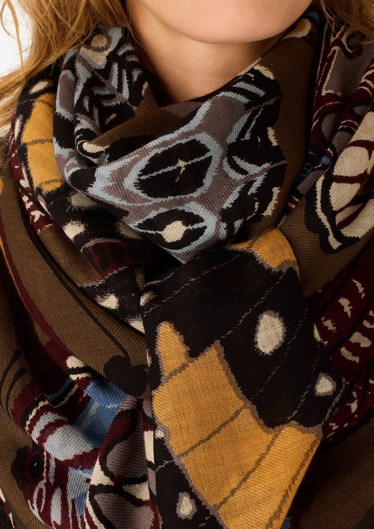 INOUI EDITIONS Butterflies Square 130 Scarf - Khaki