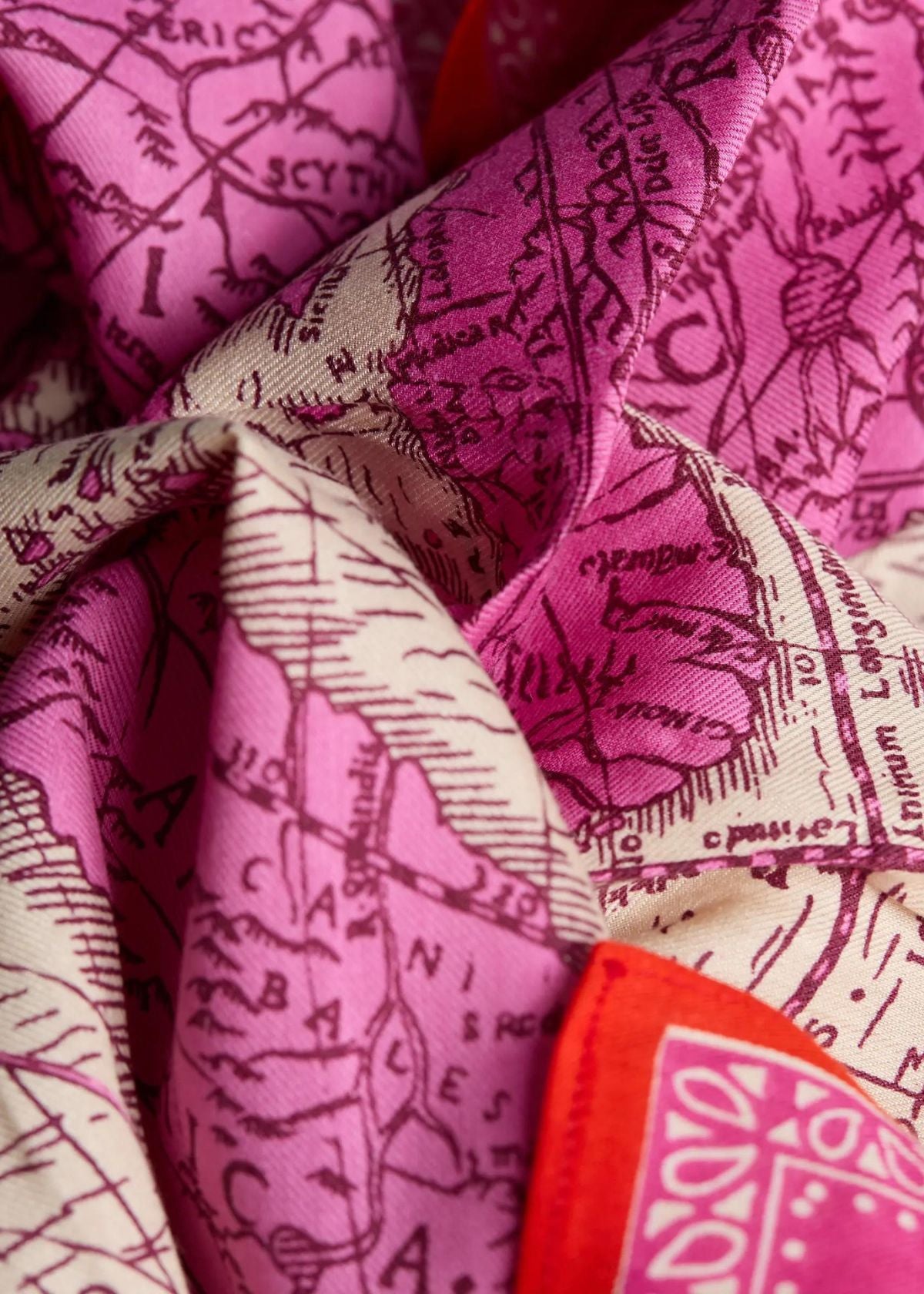INOUI EDITIONS Mappemonde Small Square Scarf - Pink