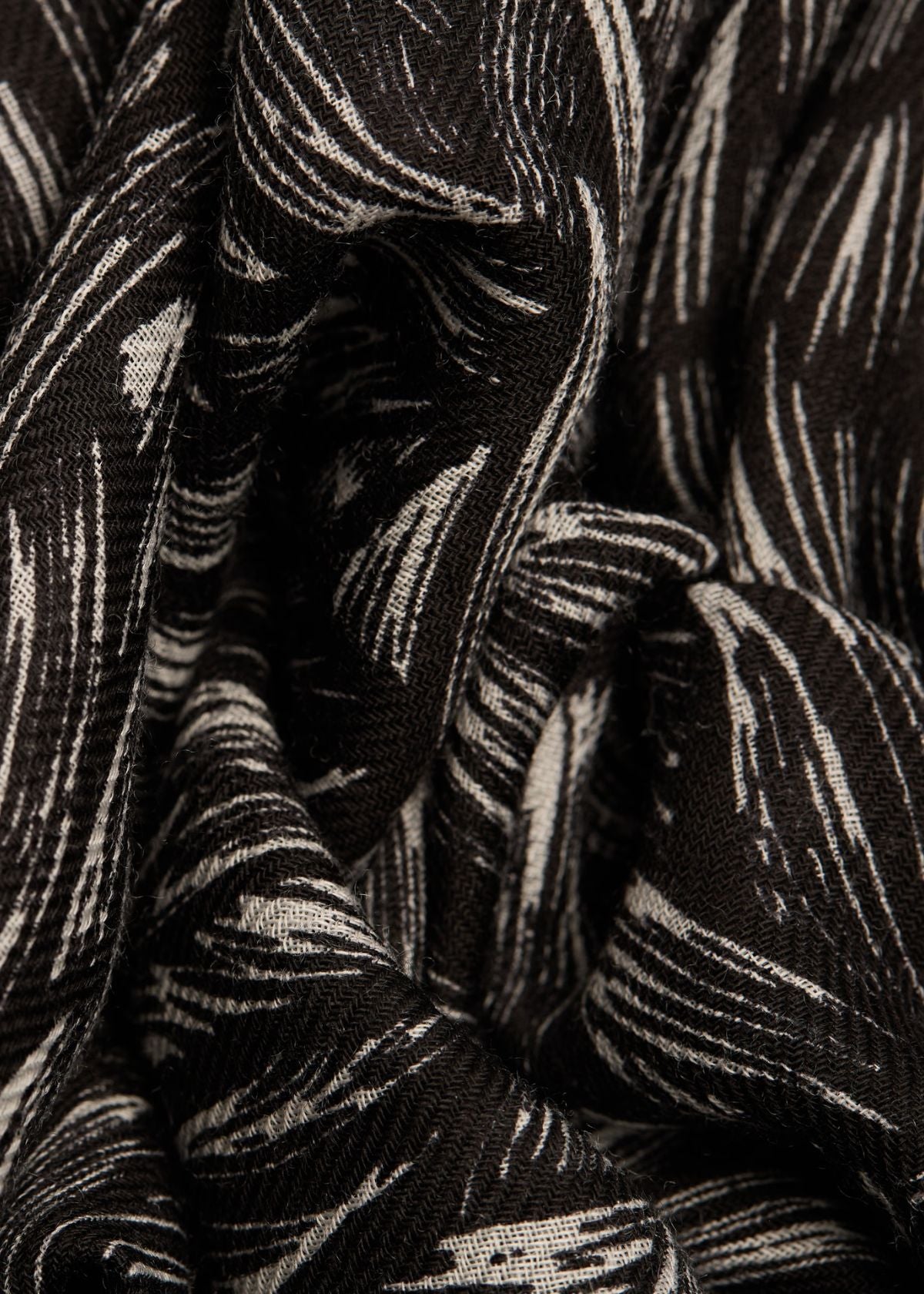 INOUI EDITIONS Walter 100 Rectangle Scarf - Black