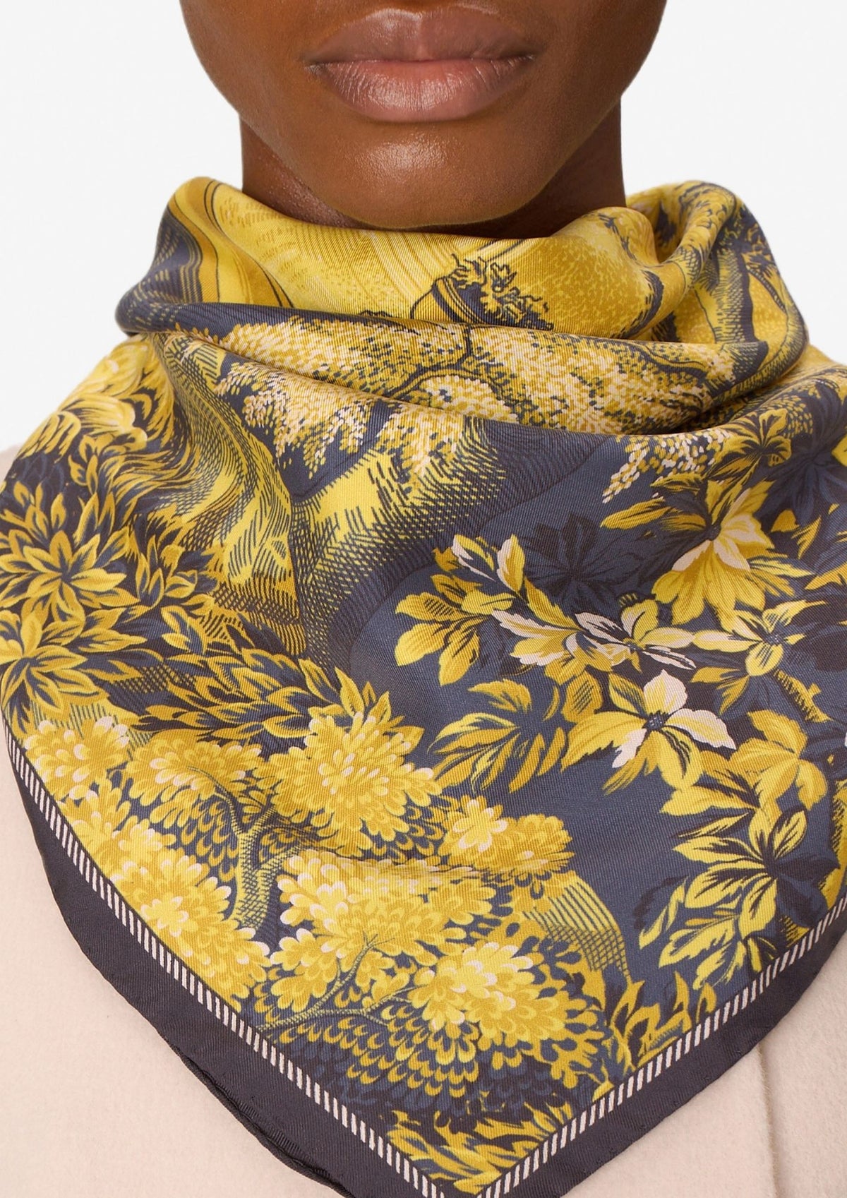 INOUI EDITIONS Come 70 Square Scarf - Yellow