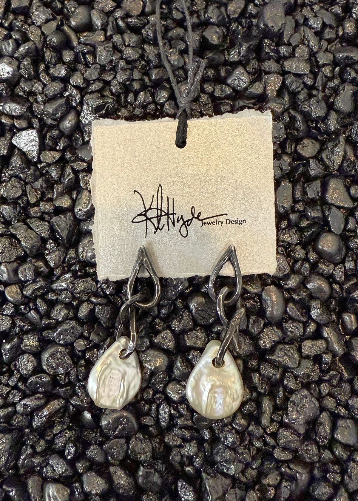KRISTI HYDE Freshwater Pearl and Silver Chain Earring