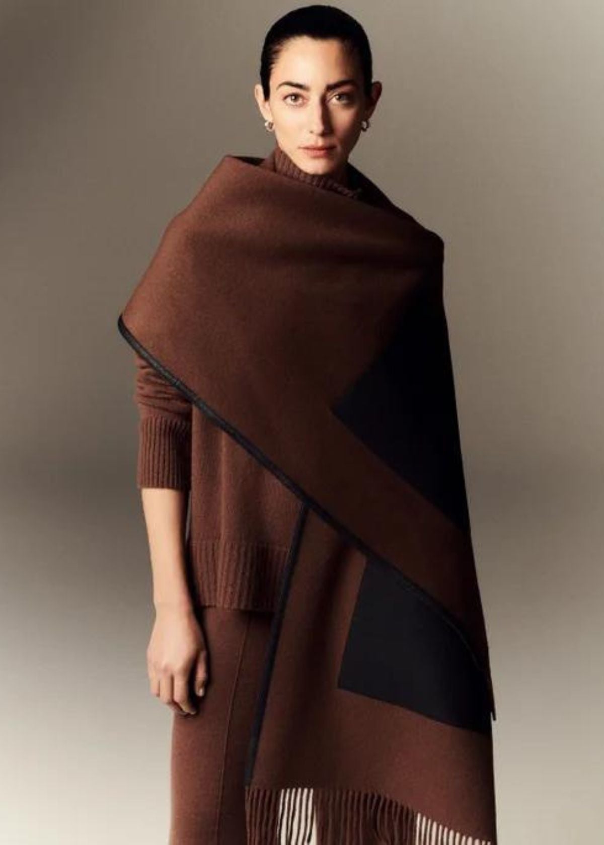 LAFAYETTE 148 Cashmere & Leather Pocket Shawl - Wood