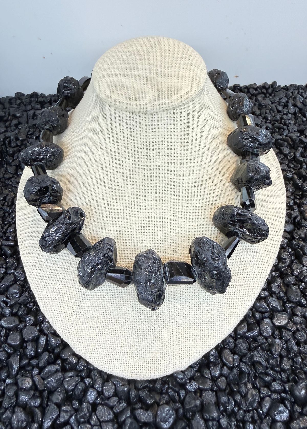 MARGARET ELLIS Black Stone Necklace