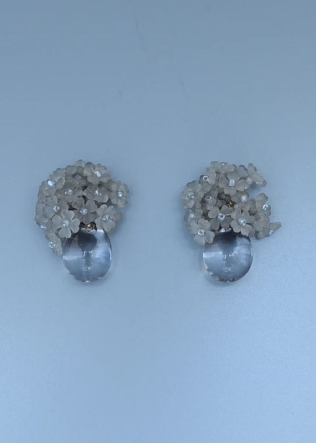 MONSHIRO Ajisai Drop Clip Earring - Grey