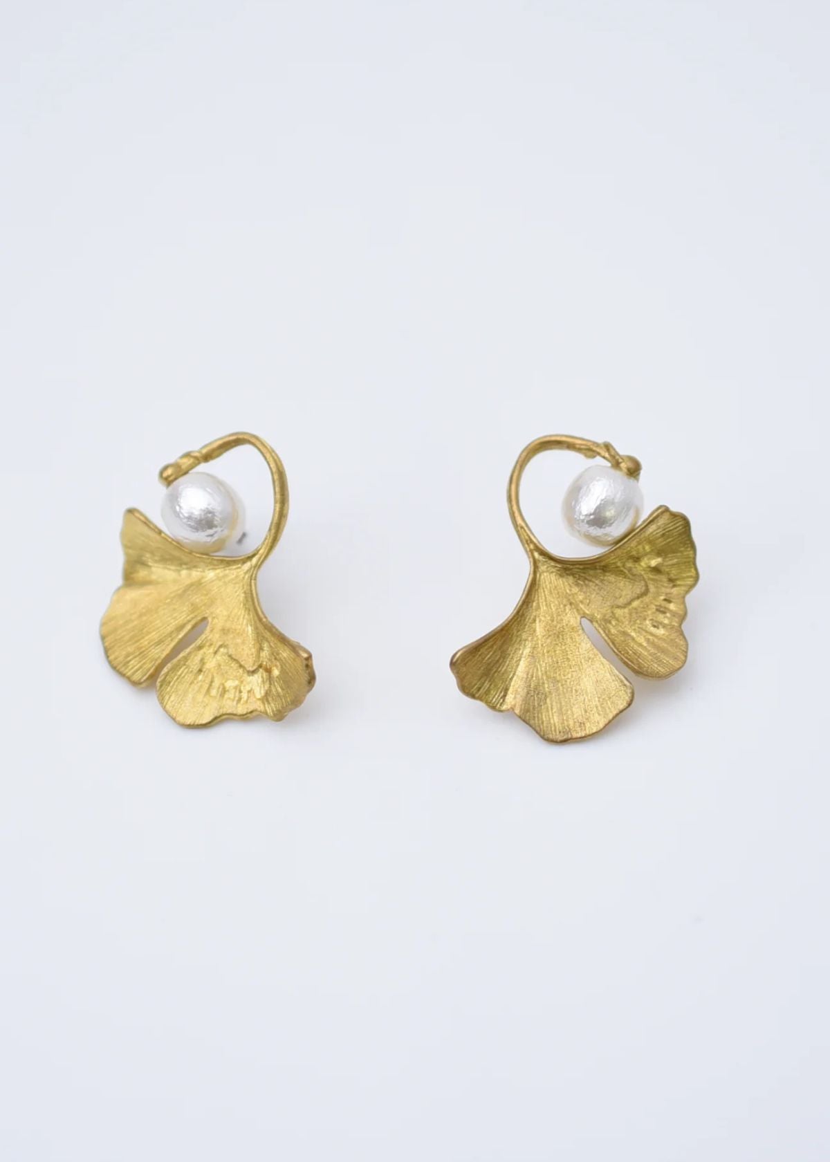 MONSHIRO Balsa Pearl Ginkgo Earring