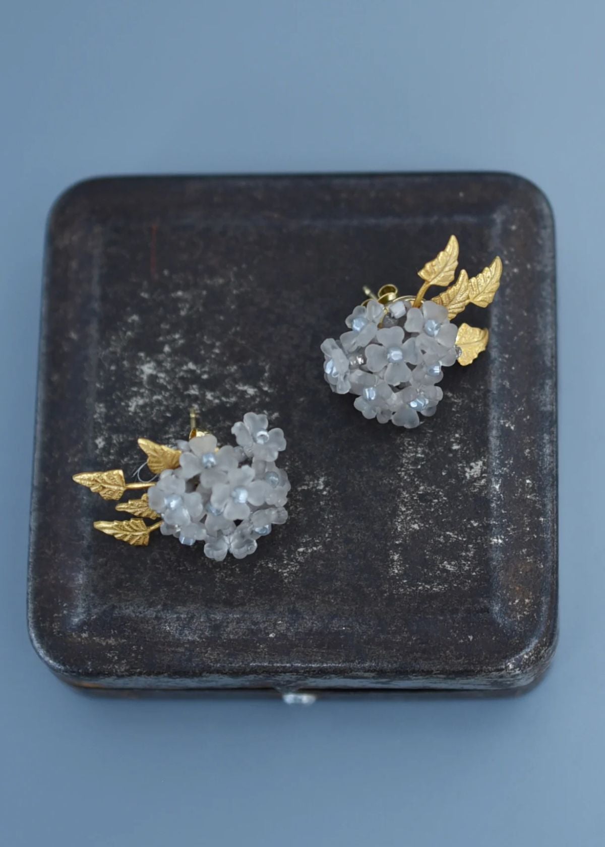 MONSHIRO Ajisai Petite Earring - Grey