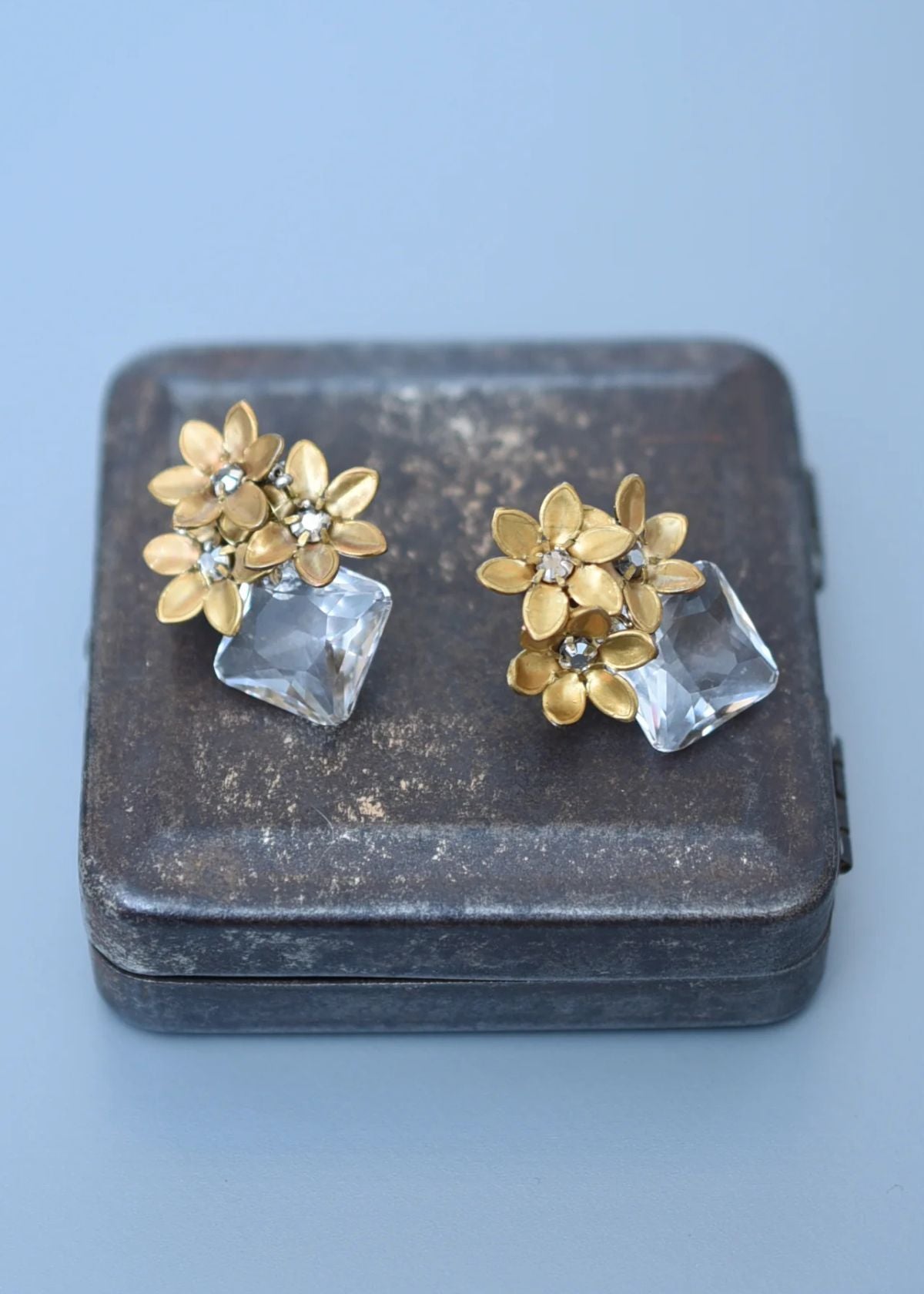 MONSHIRO Wasurenagusa Glass Earring