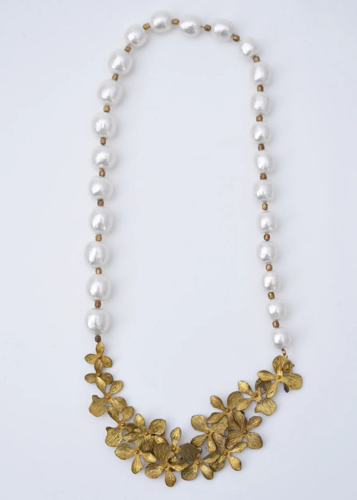 MONSHIRO Balsa Pearl Flower Short Necklace