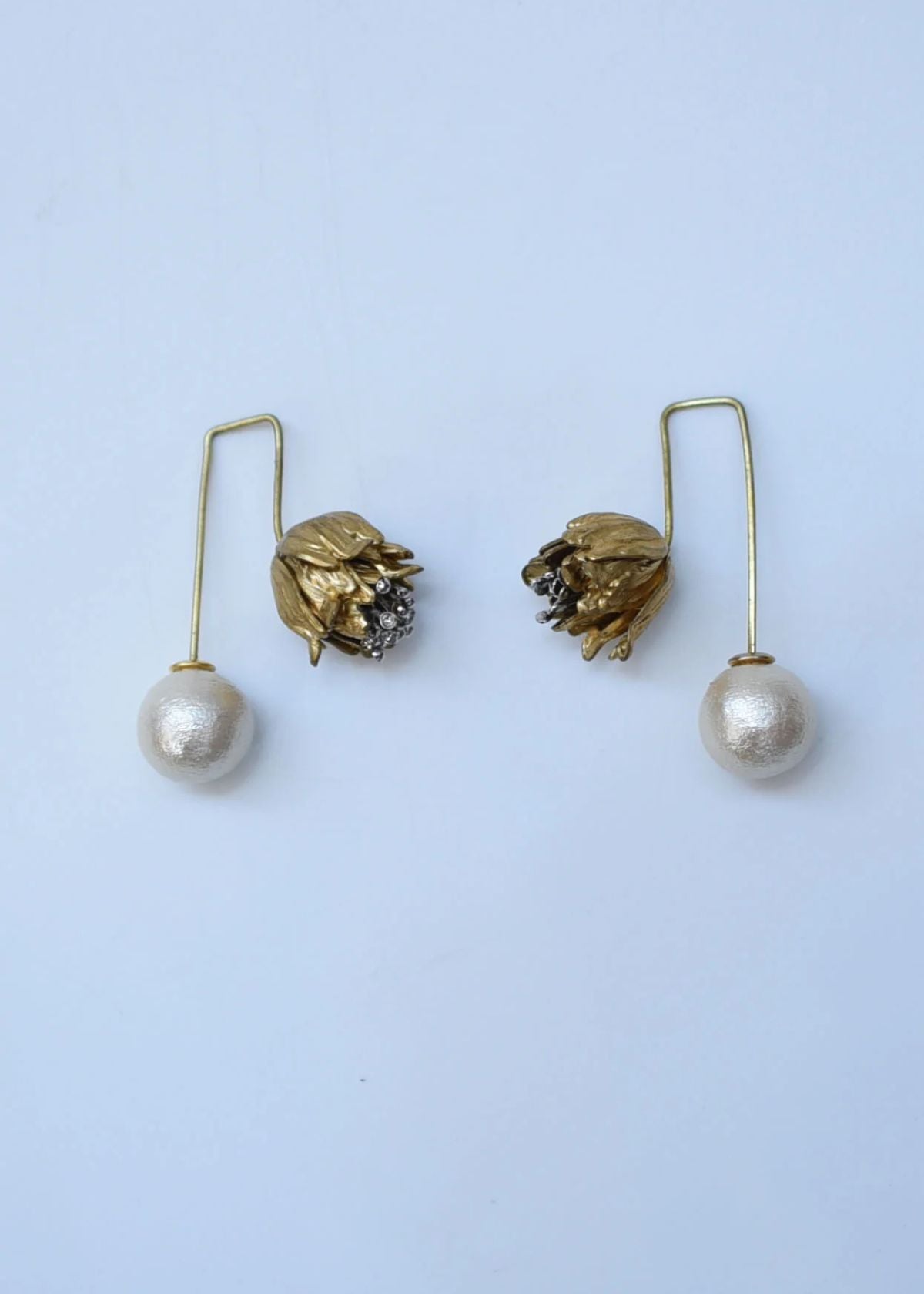 MONSHIRO Angelique Square Hoop Earring