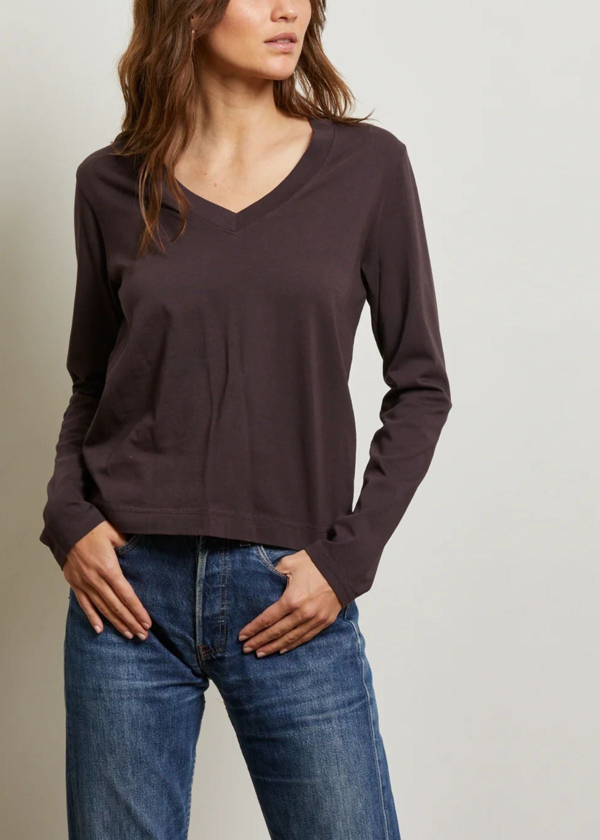 PERFECT WHITE TEE Sinatra Ringspun Cotton Long Sleeve Top - Cocoa
