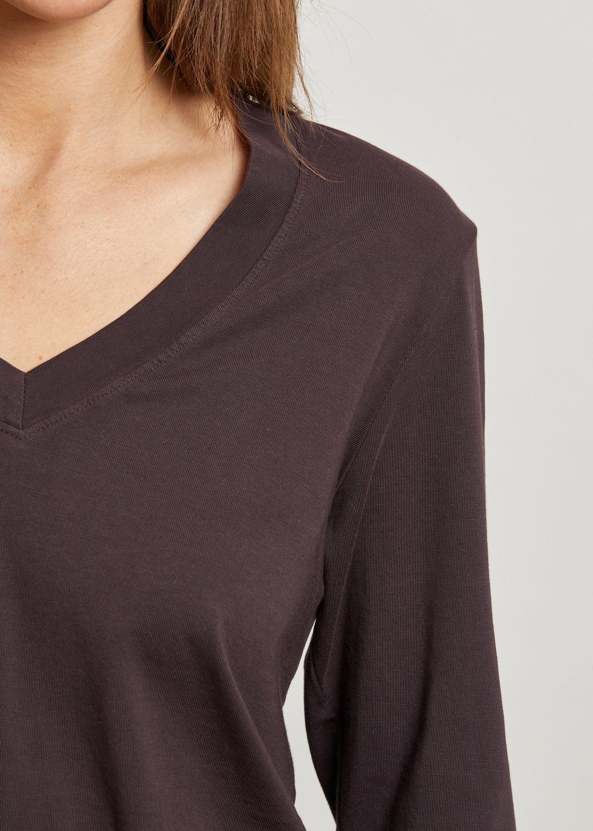 PERFECT WHITE TEE Sinatra Ringspun Cotton Long Sleeve Top - Cocoa
