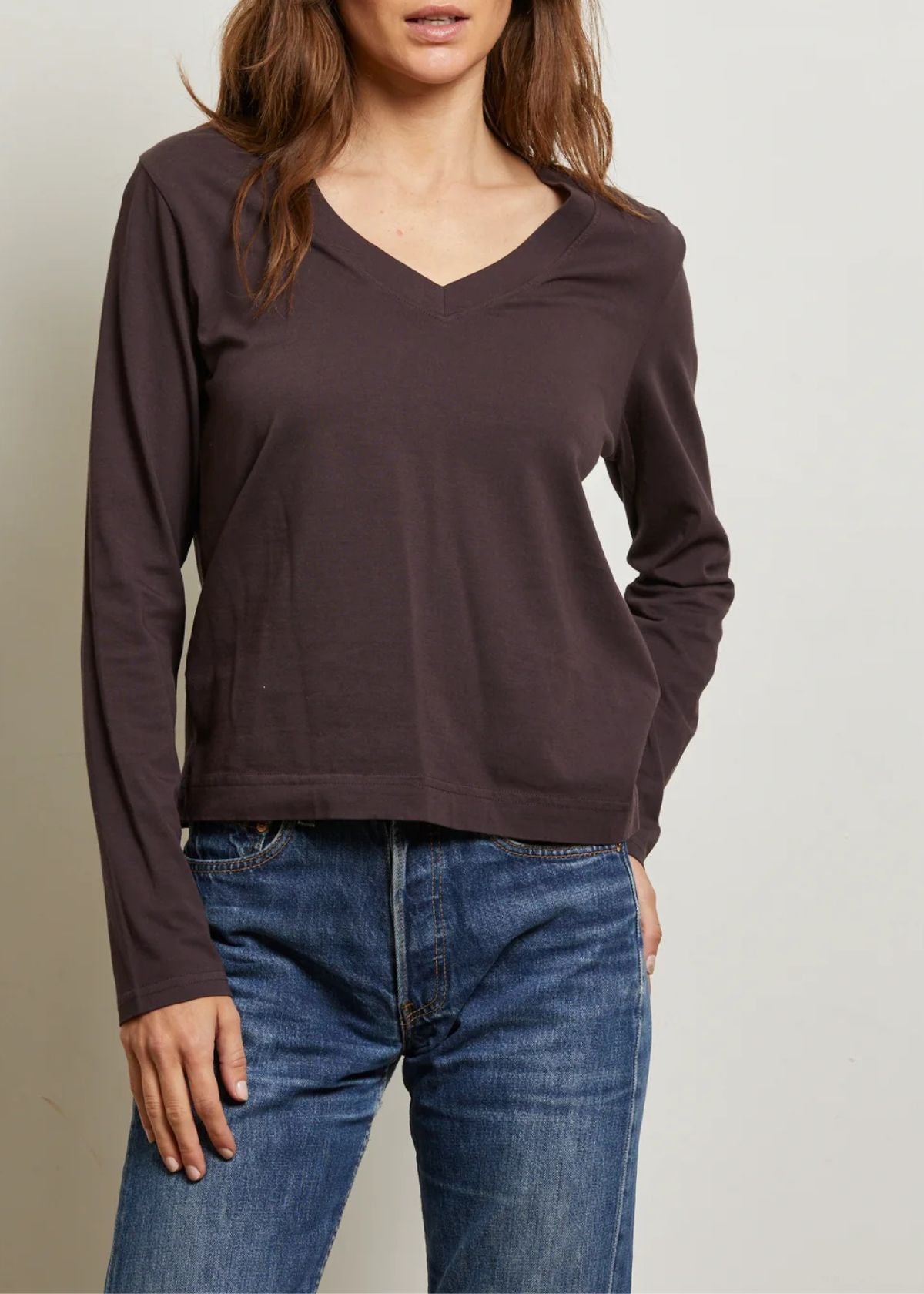 PERFECT WHITE TEE Sinatra Ringspun Cotton Long Sleeve Top - Cocoa