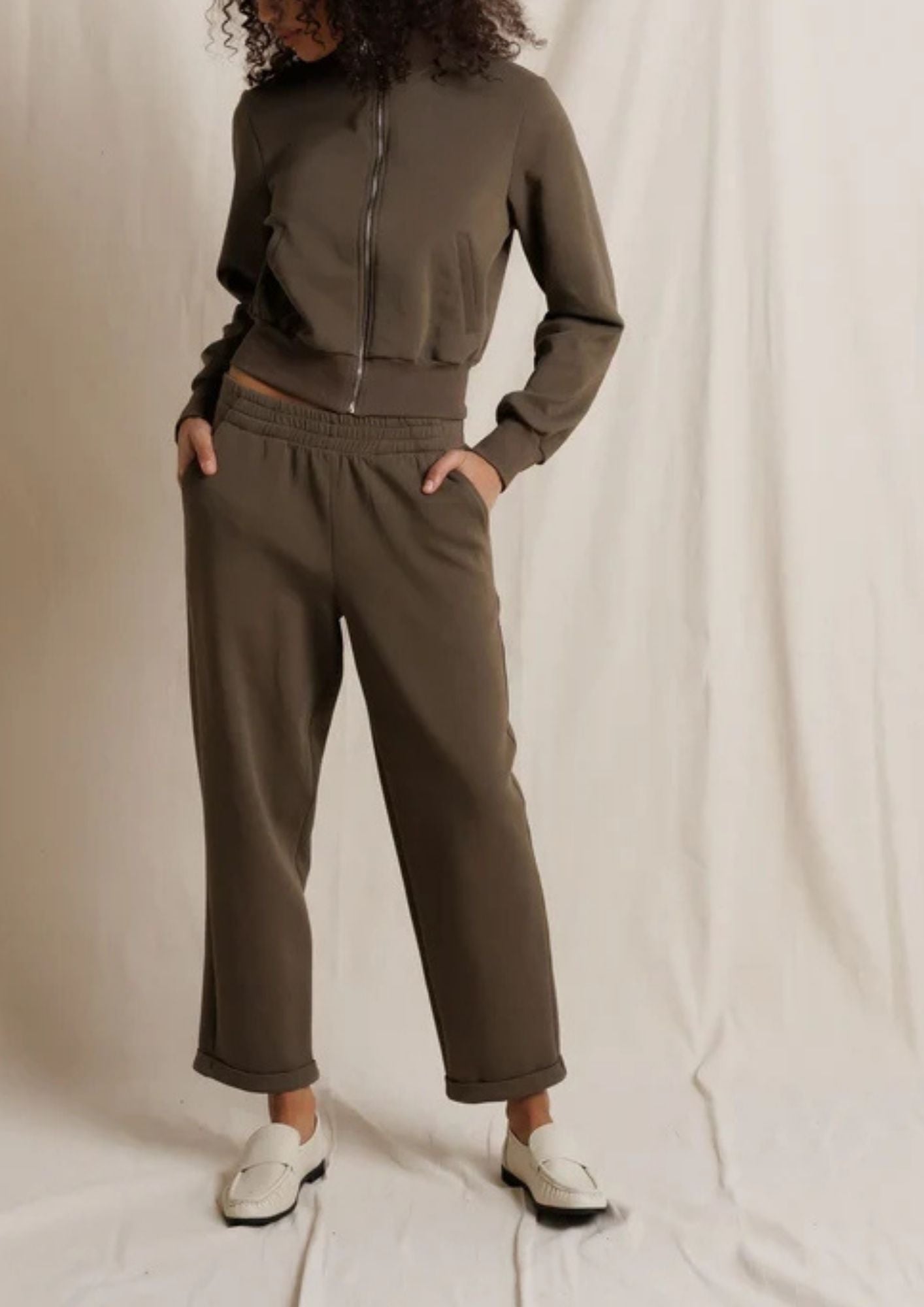 PERFECT WHITE TEE Sutton Jogger - Dark Olive