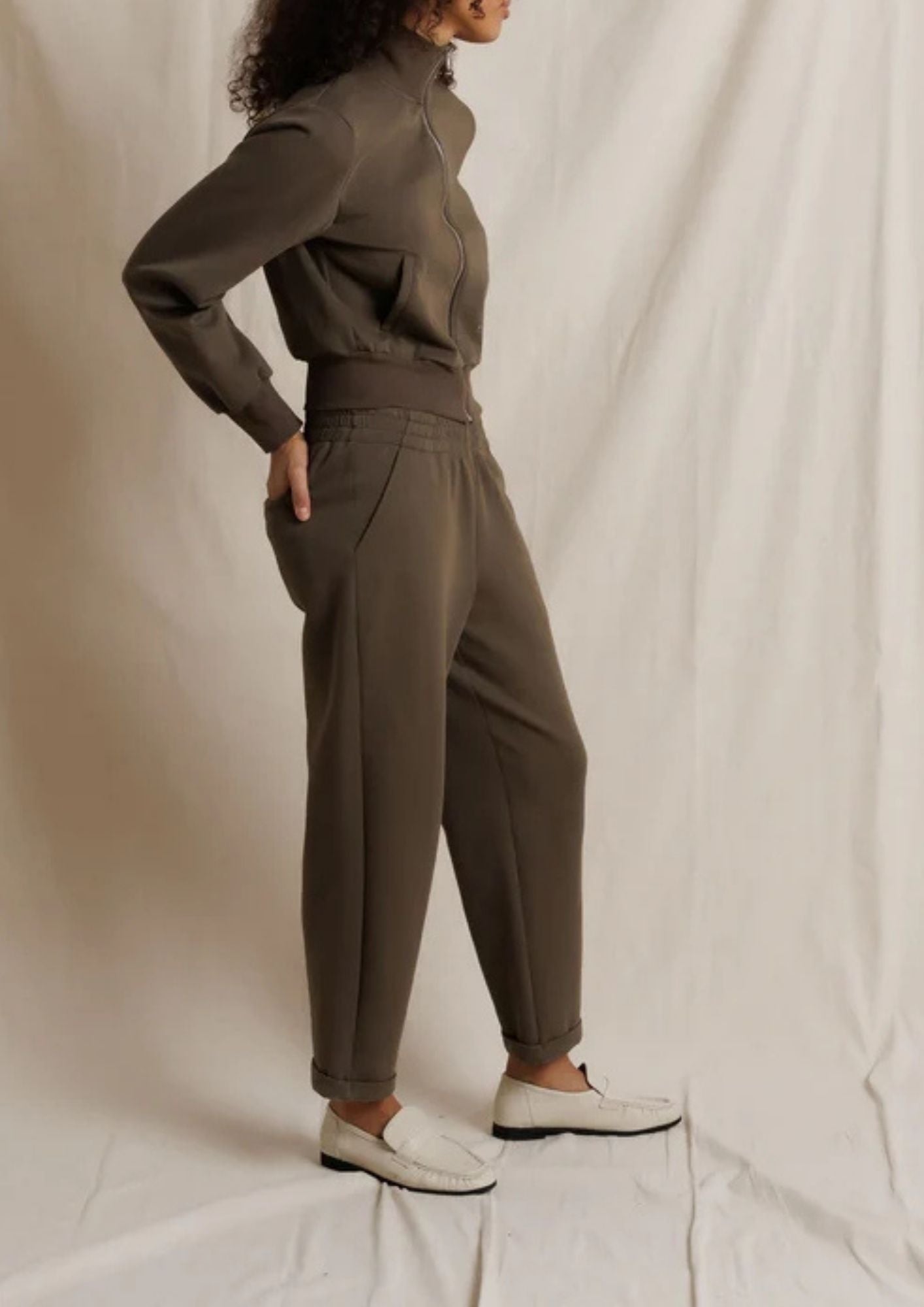 PERFECT WHITE TEE Sutton Jogger - Dark Olive