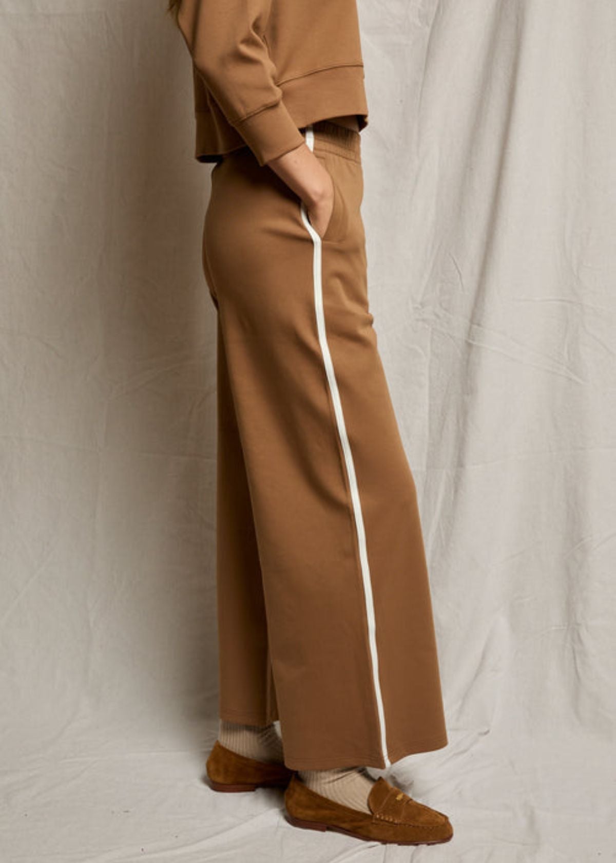 PERFECT WHITE TEE Mikos Wide Leg Travel Pant - Mocha