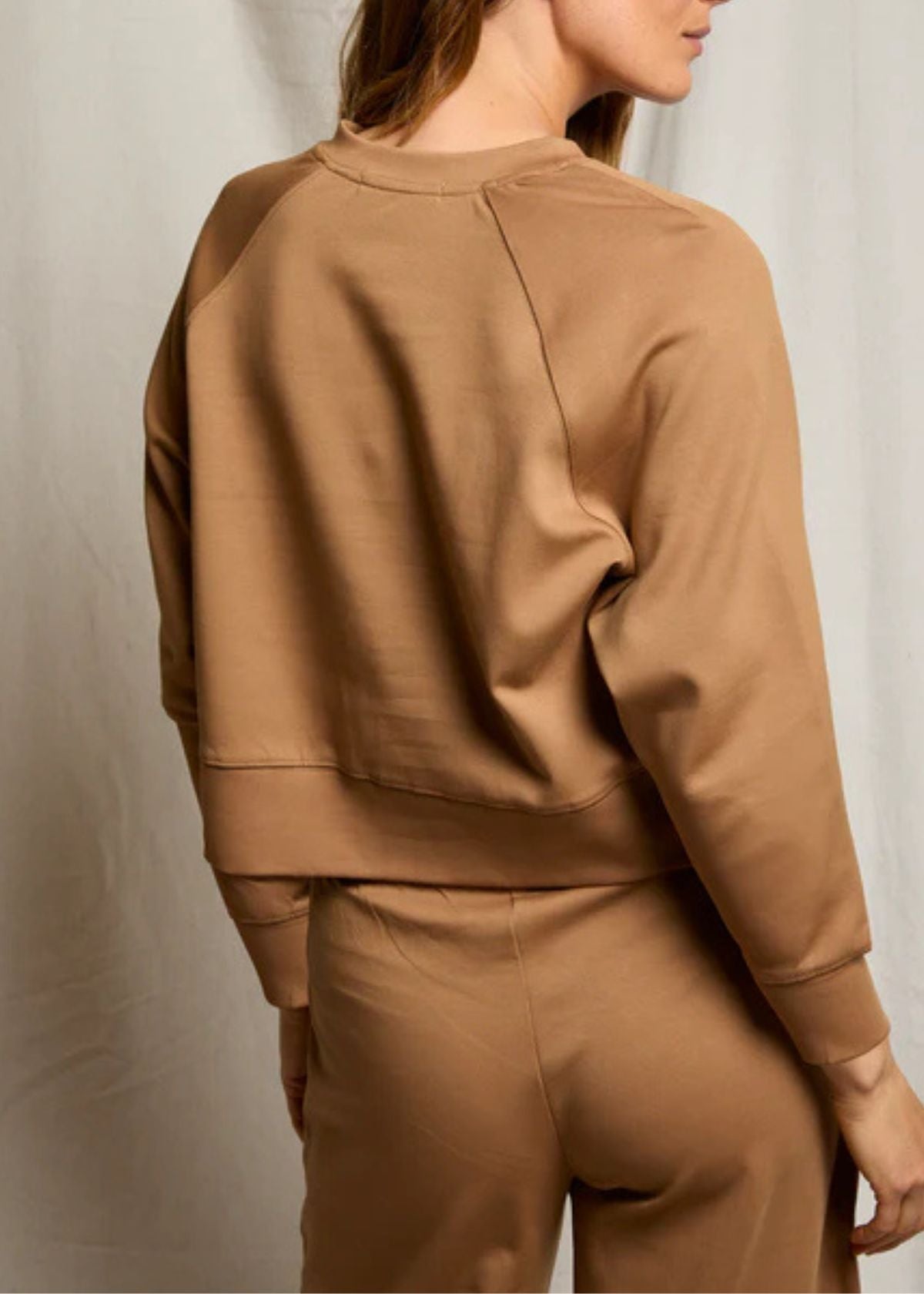 PERFECT WHITE TEE Nell Travel Sweatshirt - Mocha