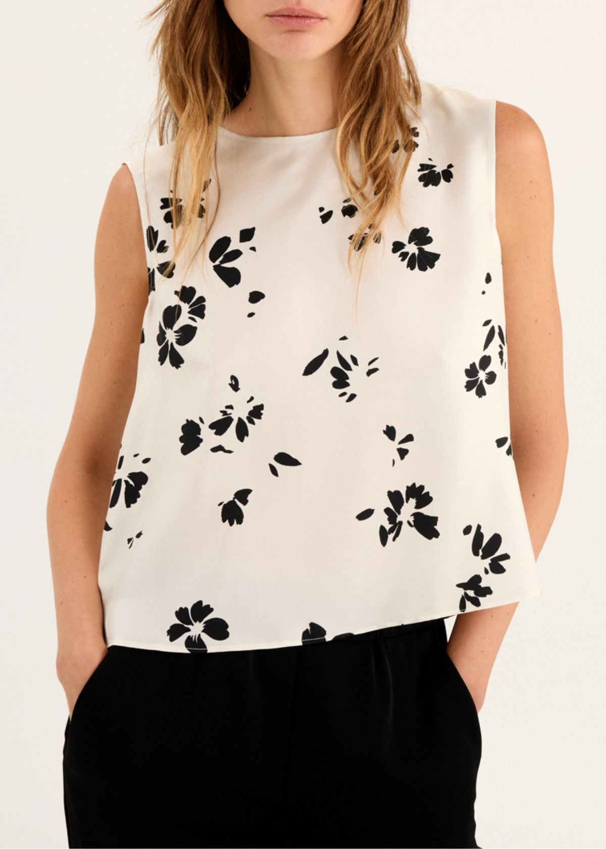 ROSSO 35 Silk Crew Neck Top - Floral