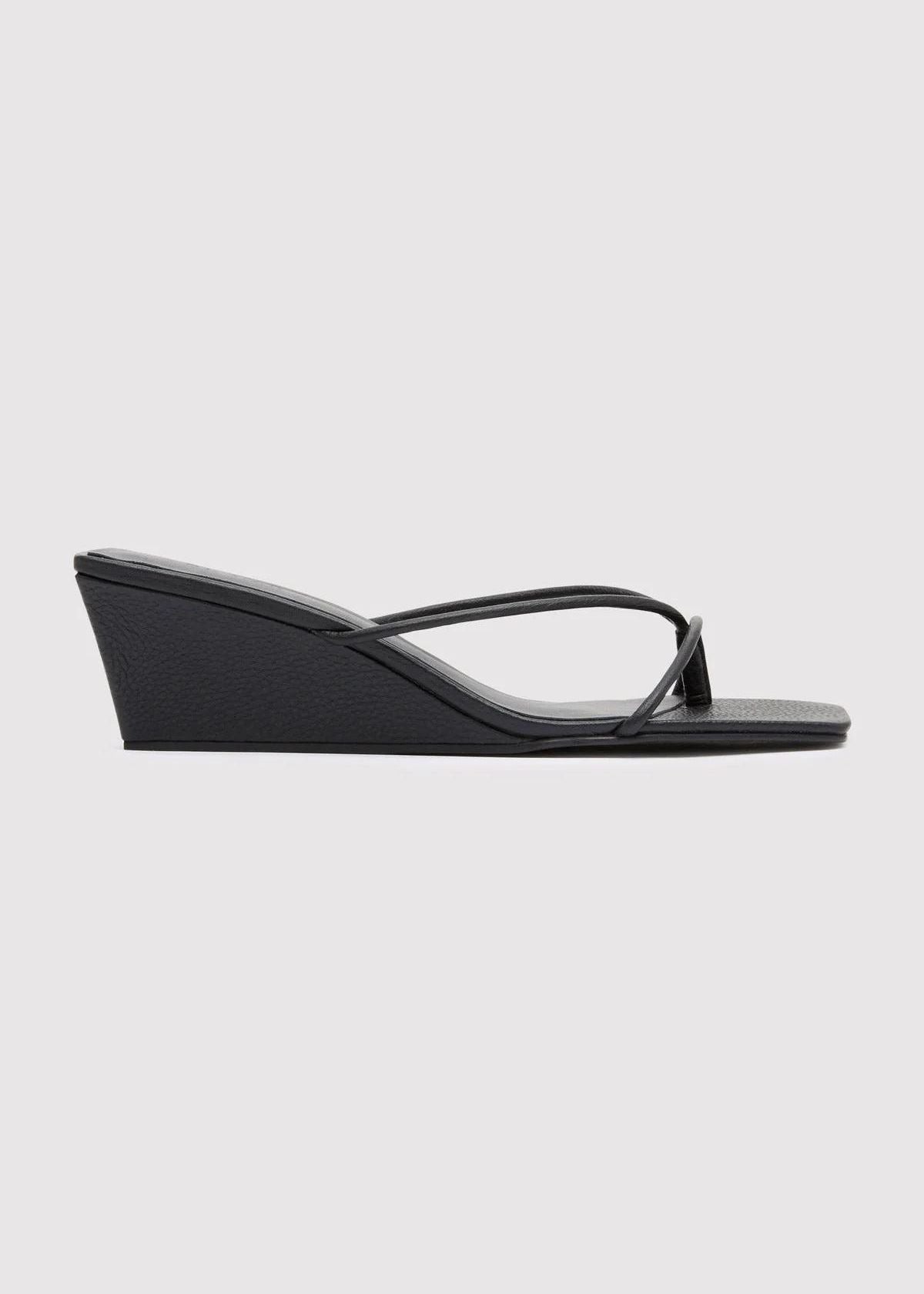 ST. AGNI Minimal Low Wedge - Black