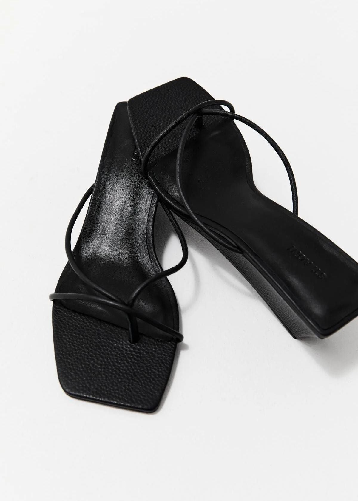 ST. AGNI Minimal Low Wedge - Black