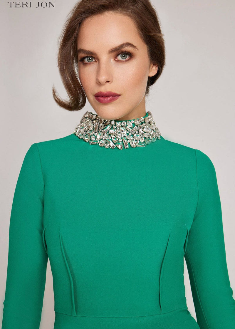 TERI JON Crepe Cocktail Dress with Jewel Neckline - Kelly