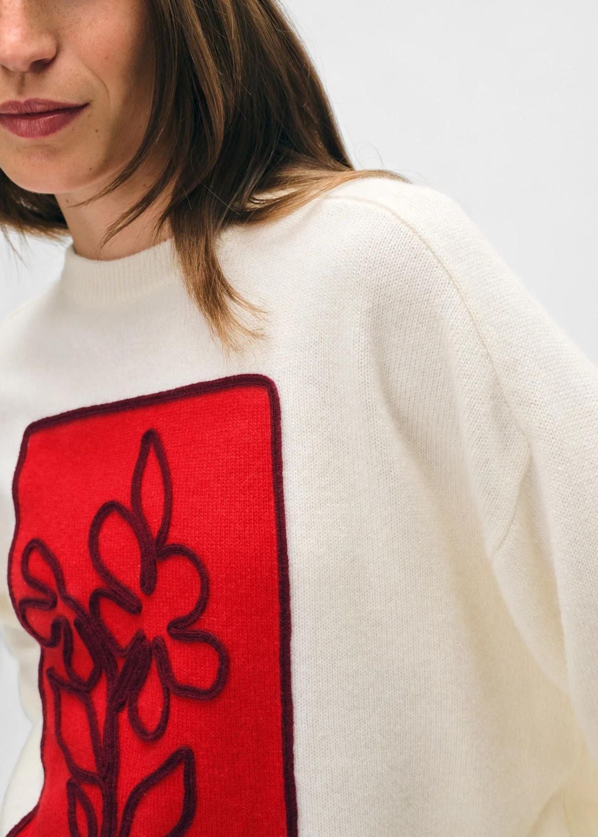 WHITE + WARREN Cashmere Floral Applique Crewneck Sweater