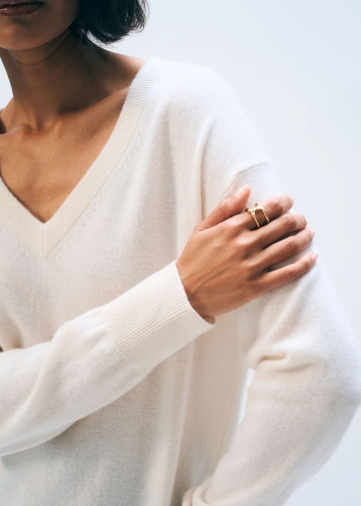 WHITE + WARREN Cashmere V Neck Sweater - Soft White