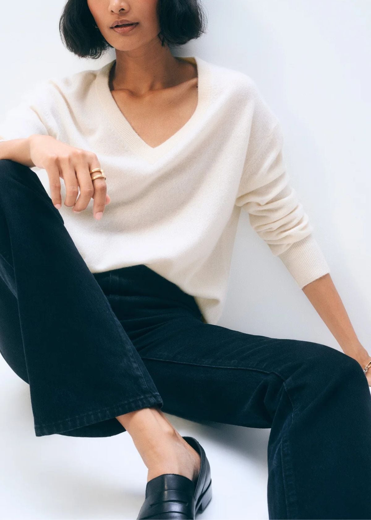 WHITE + WARREN Cashmere V Neck Sweater - Soft White