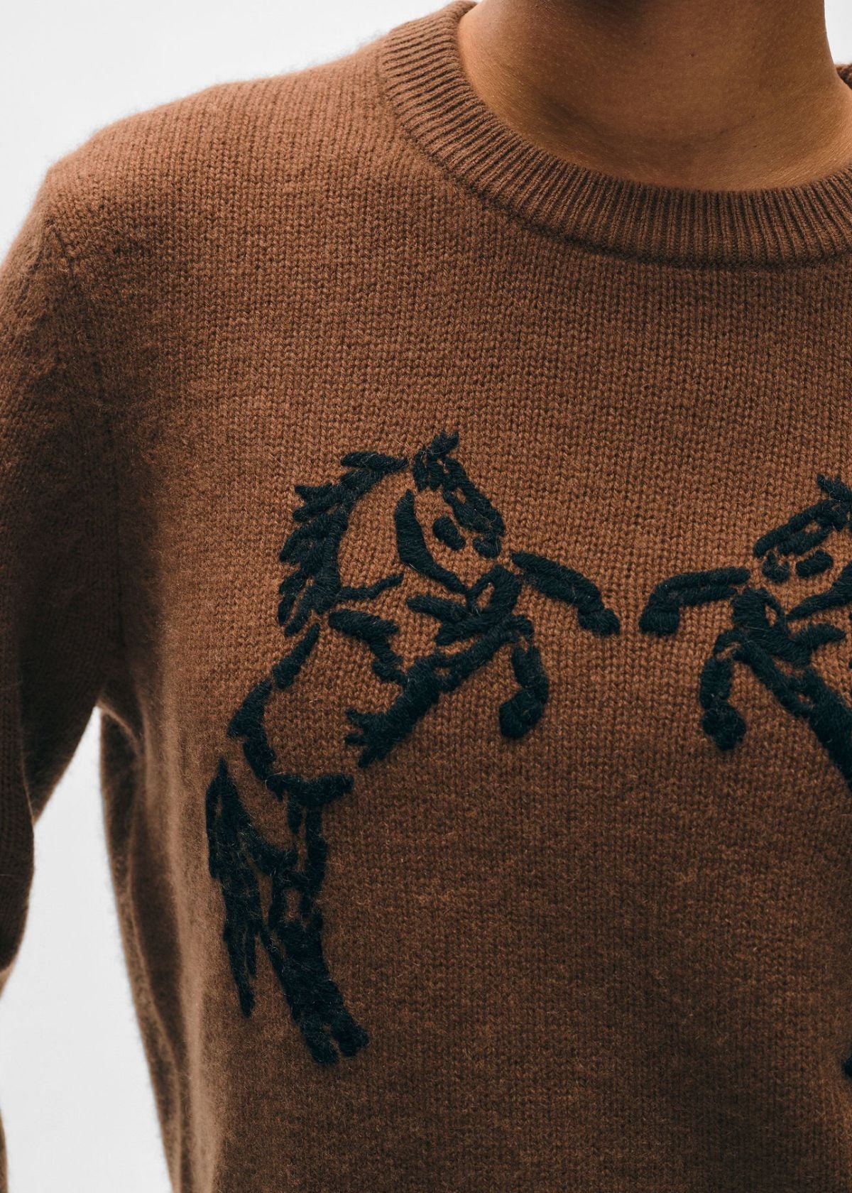 WHITE + WARREN Cashmere Blend Horse Embroidered Sweater - Umber/Black