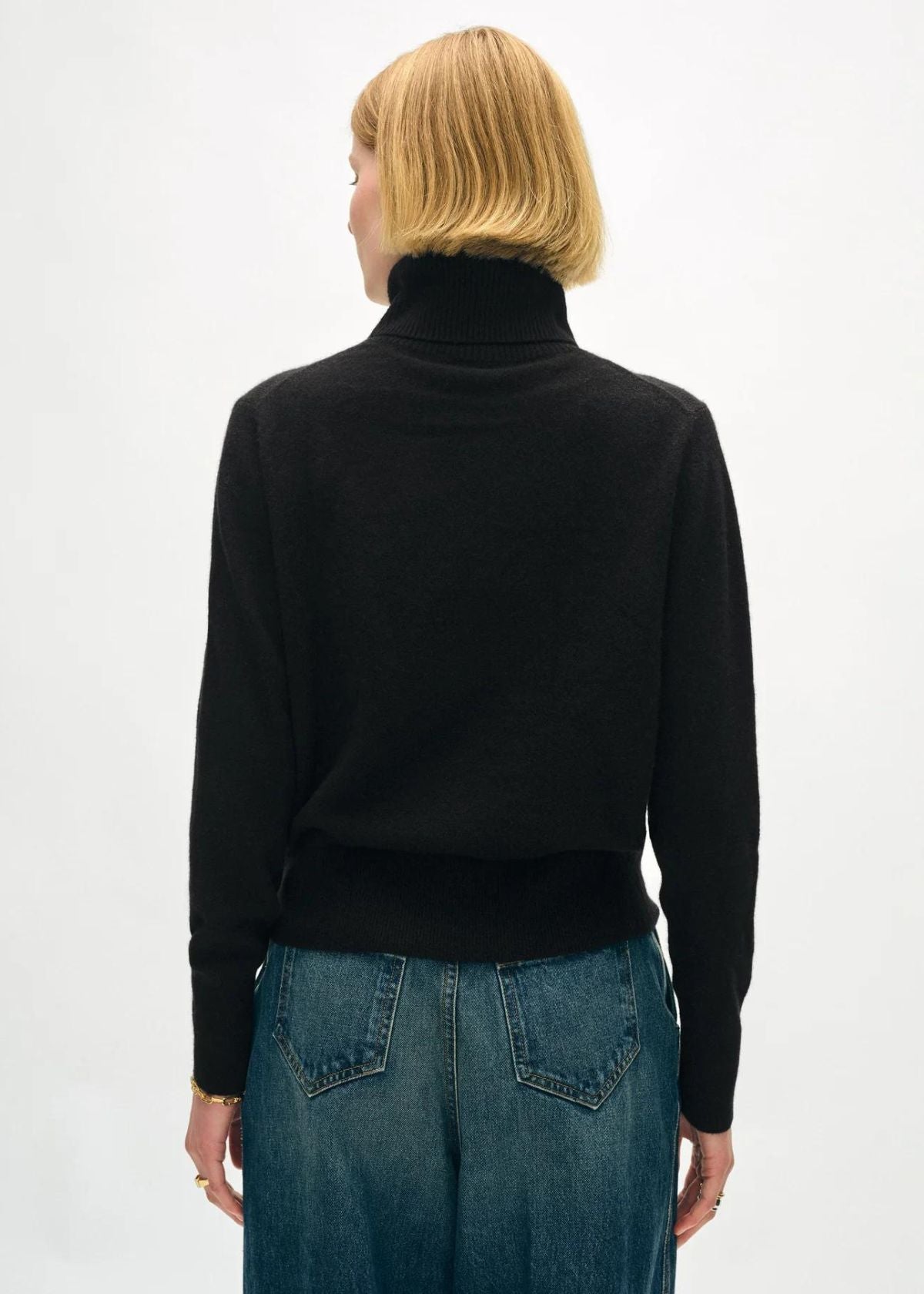 WHITE + WARREN Cashmere Essential Turtleneck Sweater - Black