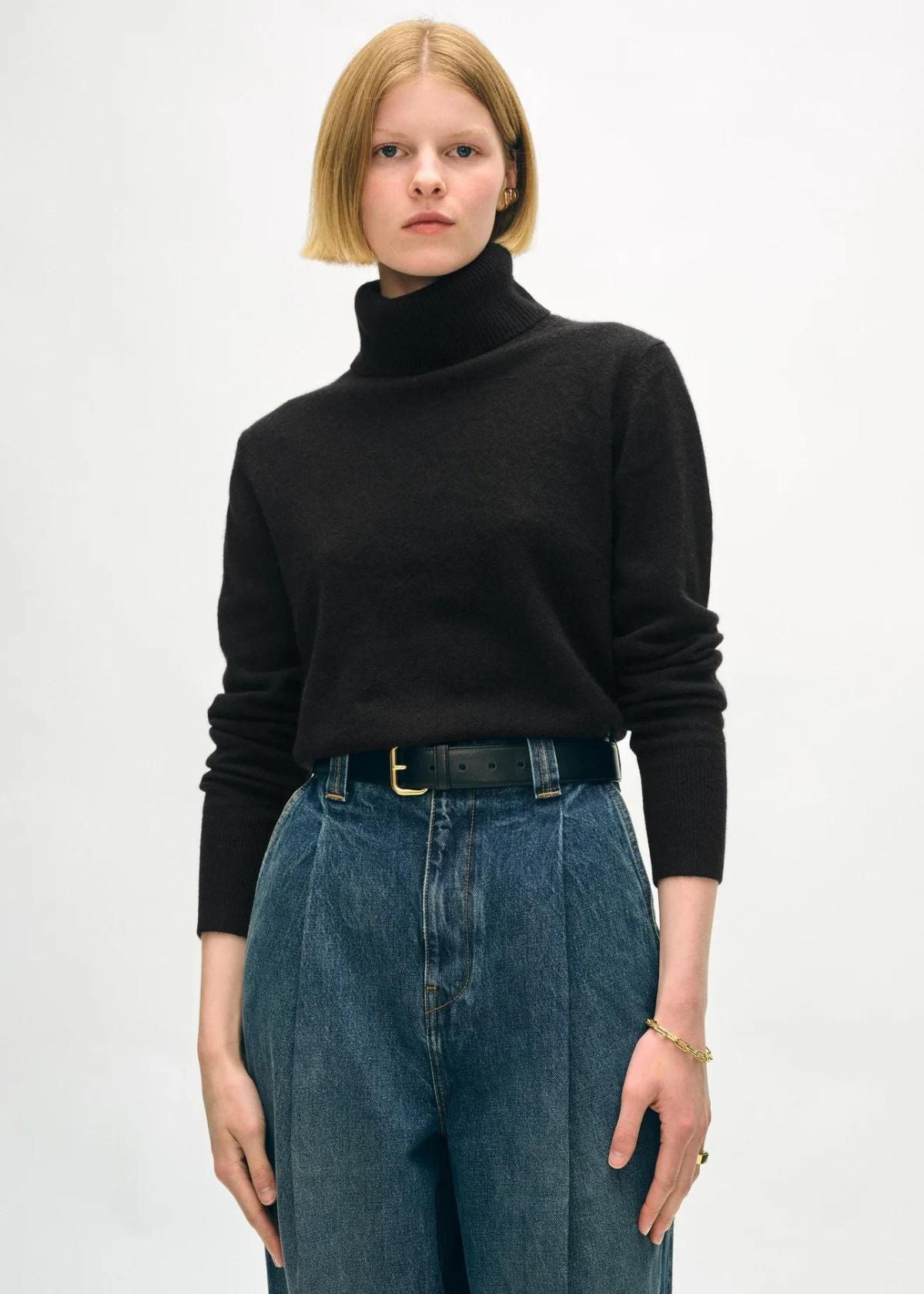 WHITE + WARREN Cashmere Essential Turtleneck Sweater - Black