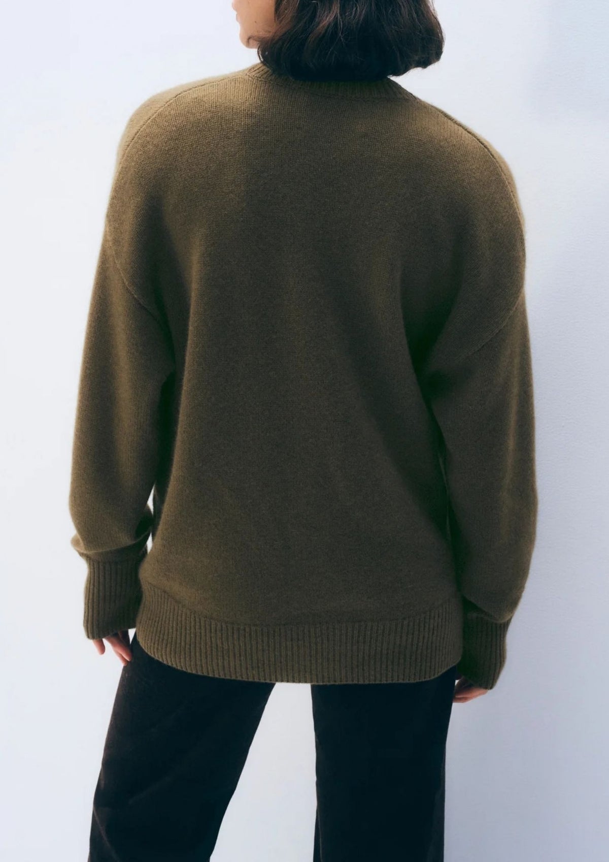 WHITE + WARREN Cashmere Luxe Patch Pocket Cardigan - Deep Olive