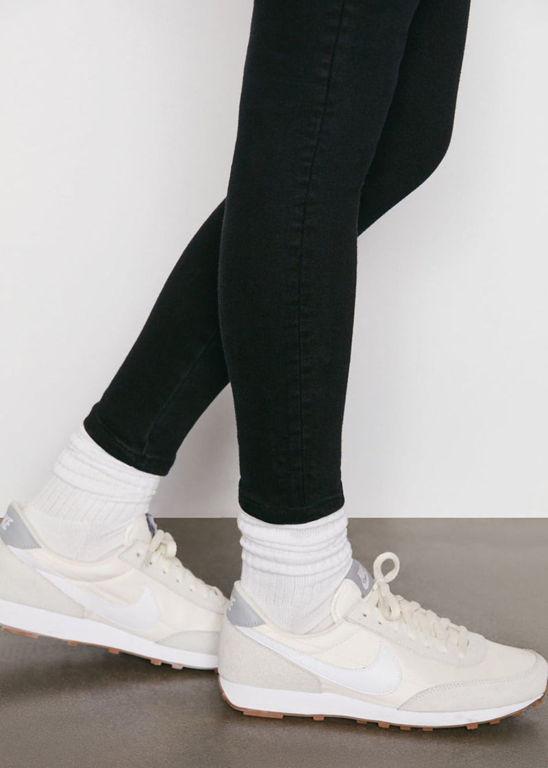FRAME The Jetset Skinny Crop in Sheen Noir