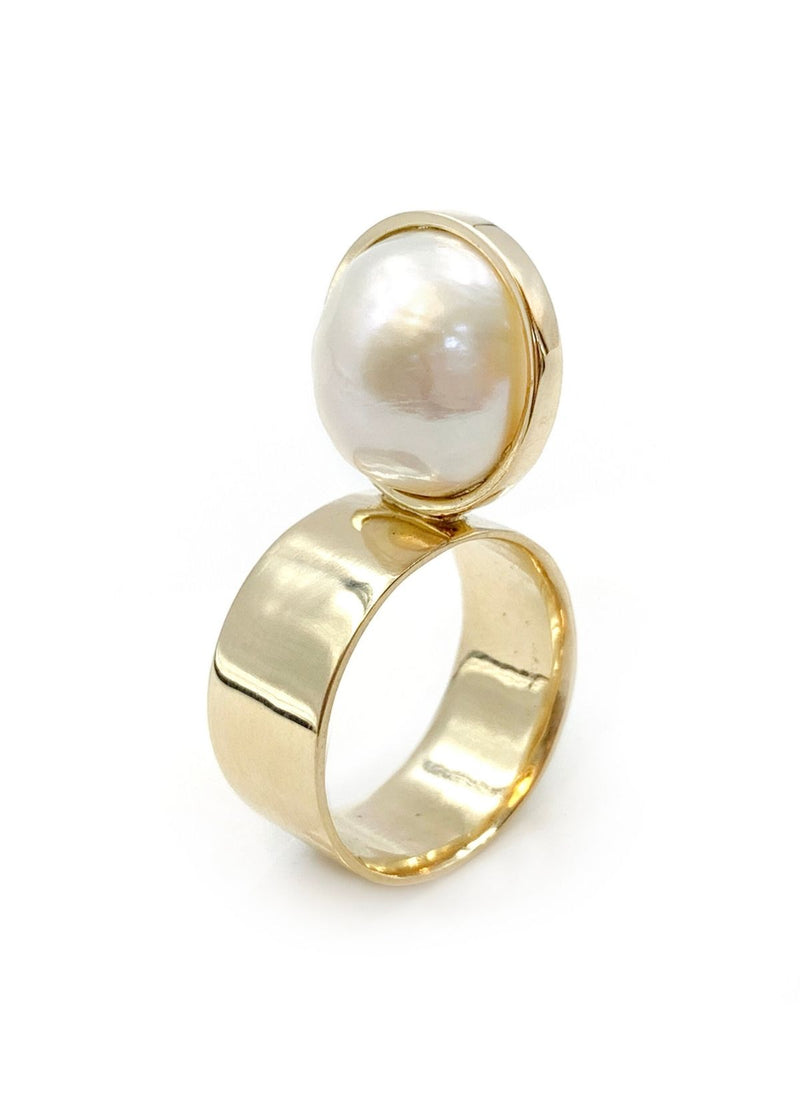 LESLIE PAIGE Perched Setting Ring With Baroque Pearl